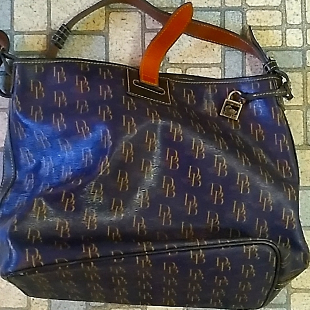 Dooney and Bourke Authentic purse